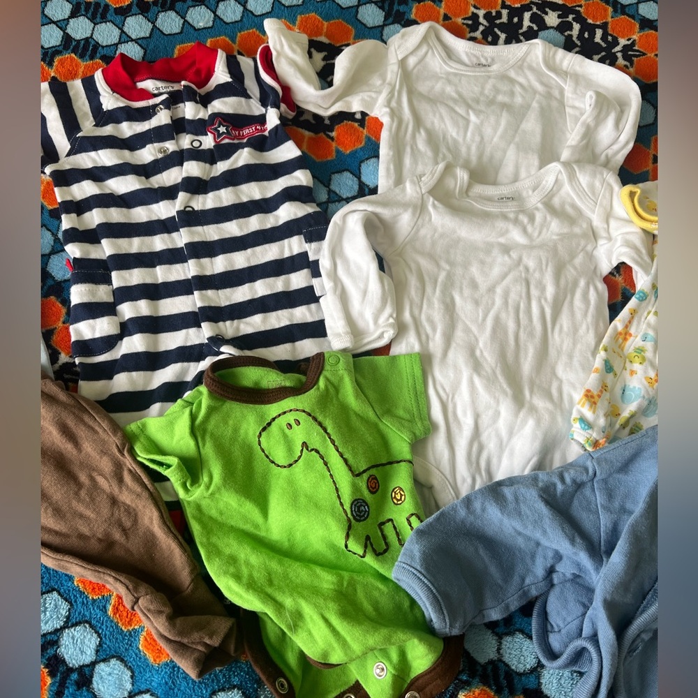 Newborn  Assorted Gap & Carters Cotton  baby boy Onesie & pants - Picture 3 of 6